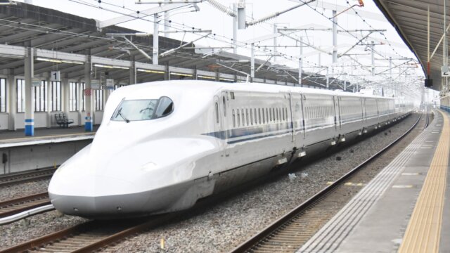 新幹線も怖くない！ムスリム旅行者のための日本の快適・鉄道旅行術